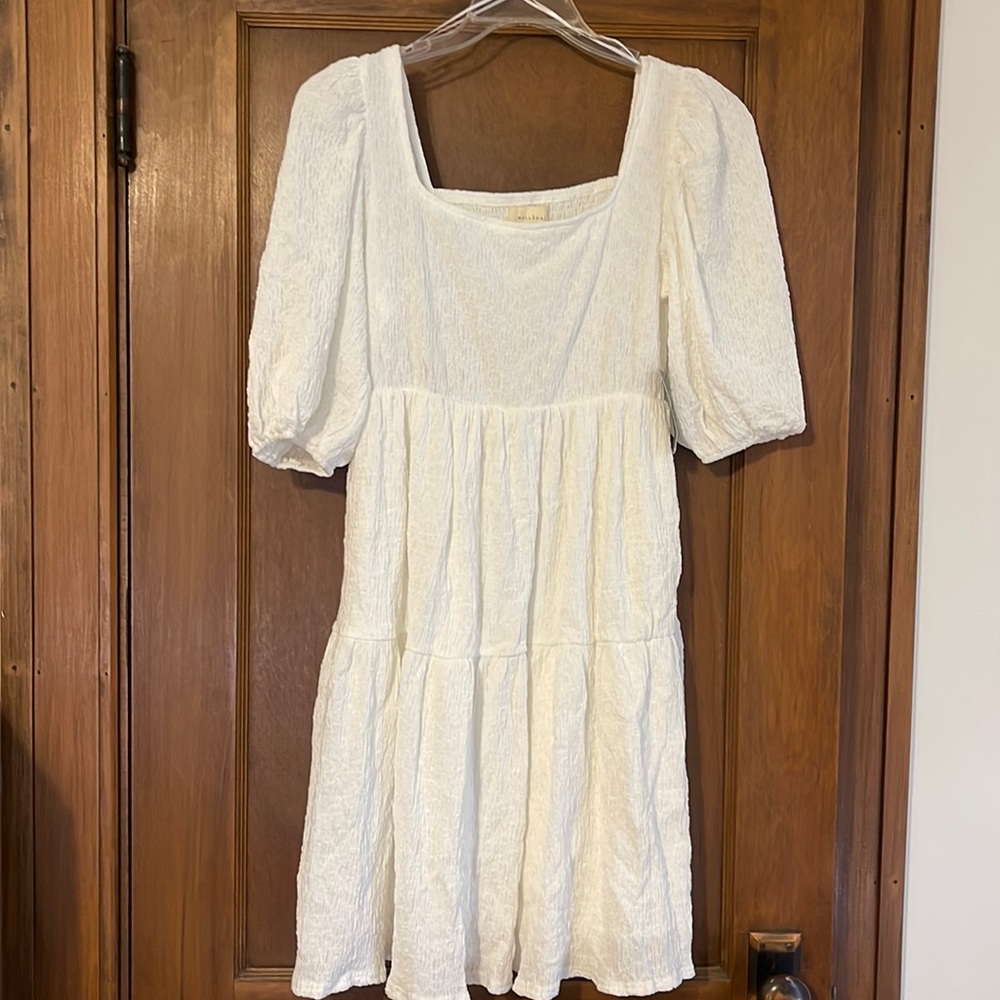 Women’s Mellóday medium white dress. Never been worn from Nordstrom rack.